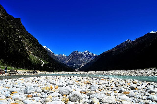 A Complete Tour Guide to Yumthang Valley Hill Station